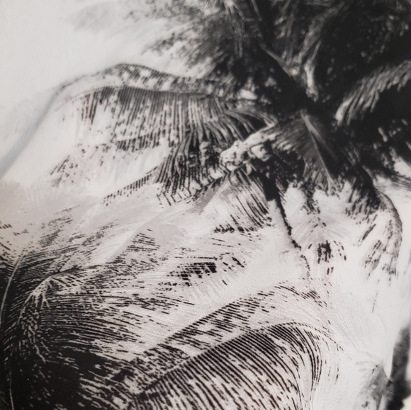 Romeo & Juliet Couture Palm Tree Print Tank Top - Picture 6 of 8